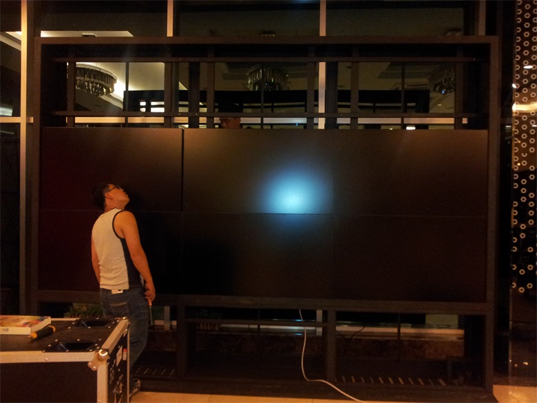 2012年哈尔滨哈西金爵万象售楼处液晶拼接大屏幕
